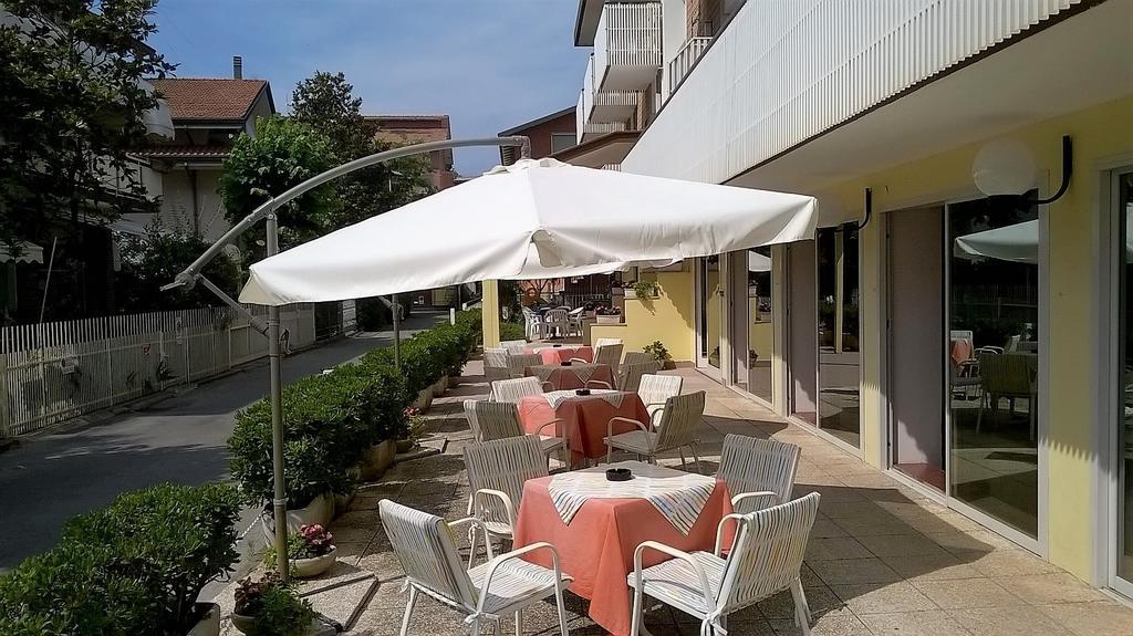 Hotel Montecarlo Nord Rimini Exteriér fotografie